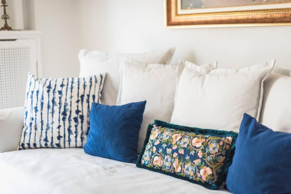 New! Bright & Remodeled 1Bed Apt 2Min Walk To Acropolis Athens Ngoại thất bức ảnh